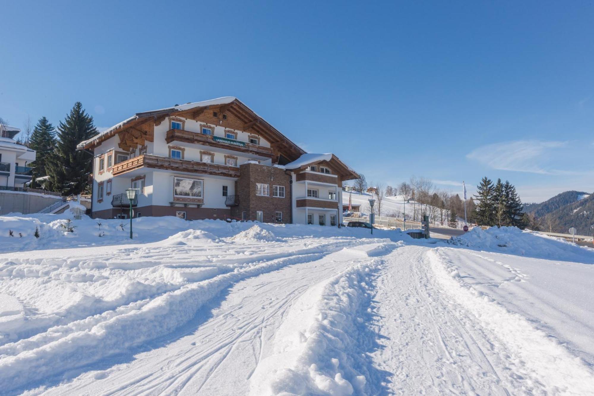 Landhaus Hubertus Wellness & Breakfast Schladming Bagian luar foto